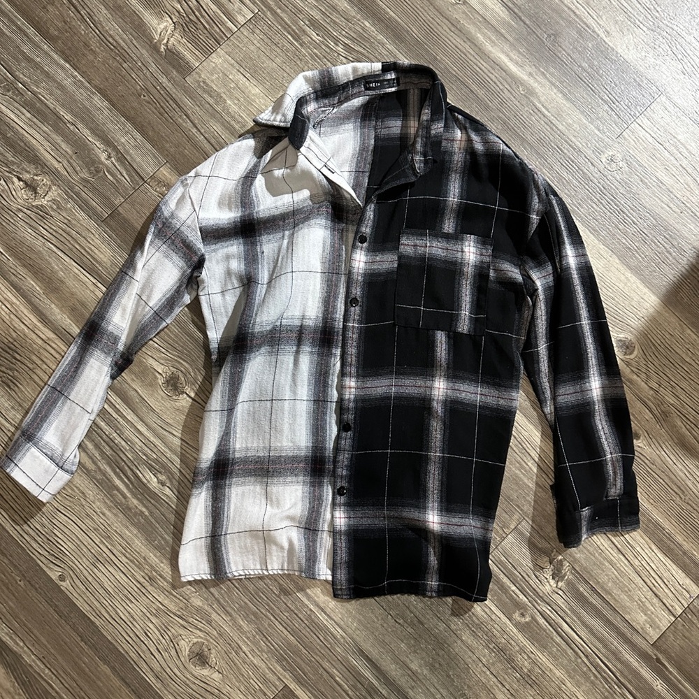 SHEIN Black and White Casual Button Down Shirt